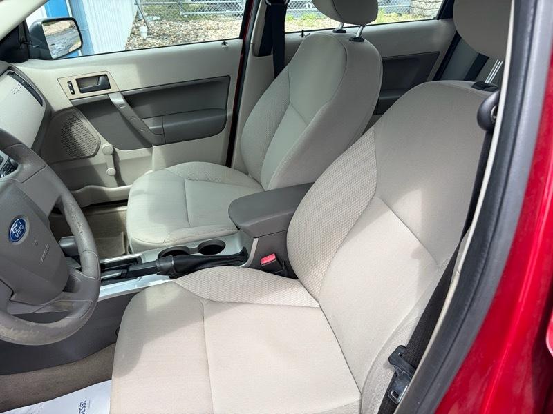 Ford Focus S Sedan 2010