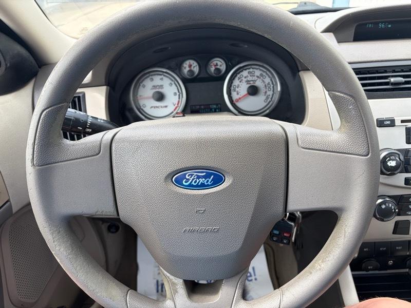 Ford Focus S Sedan 2010