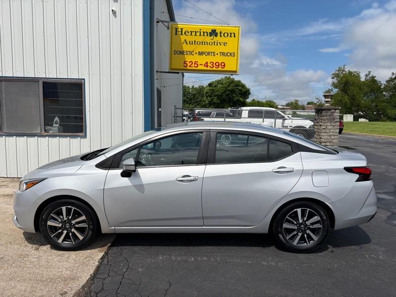 Nissan Versa SV 2021