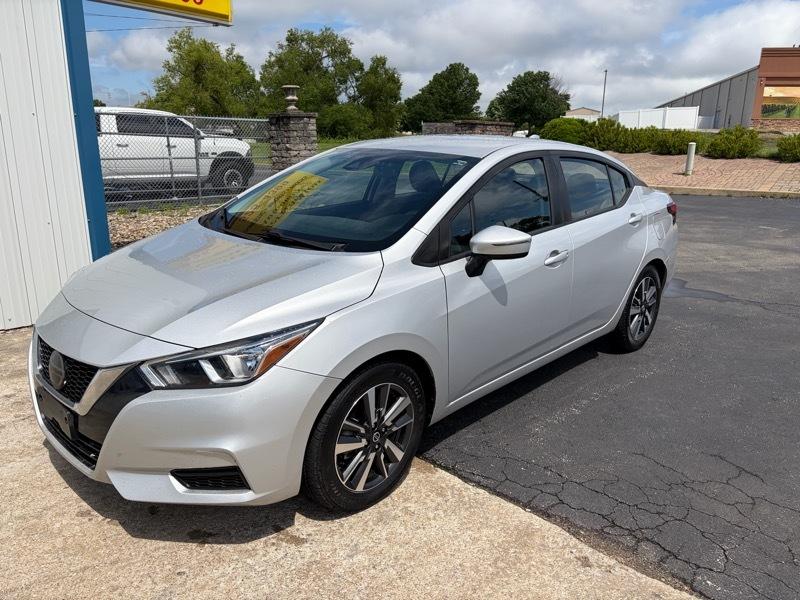 Nissan Versa SV 2021