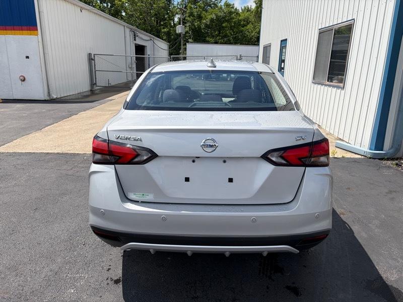 Nissan Versa SV 2021