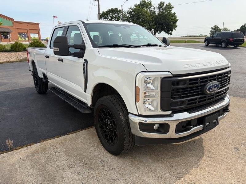 Ford F-250 SD XL Crew Cab 4WD 2024