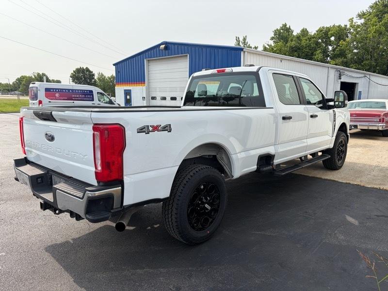 Ford F-250 SD XL Crew Cab 4WD 2024