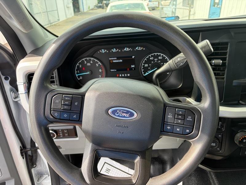 Ford F-250 SD XL Crew Cab 4WD 2024