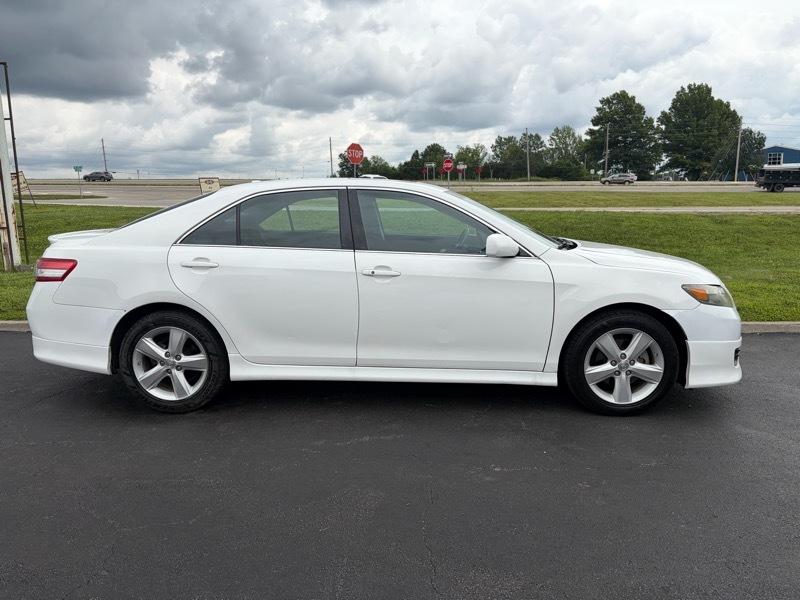 Toyota Camry 4dr Sedan Auto 2011