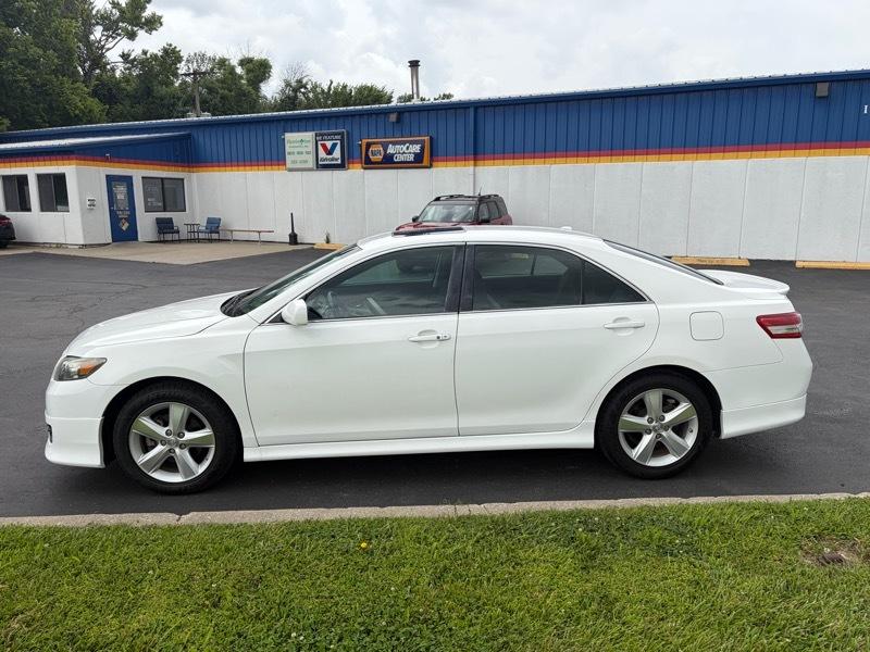 Toyota Camry 4dr Sedan Auto 2011
