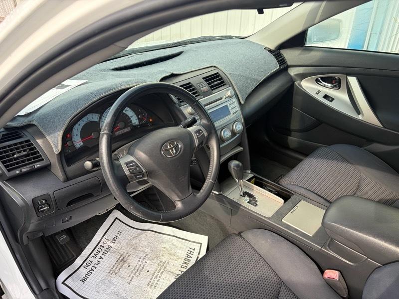 Toyota Camry 4dr Sedan Auto 2011