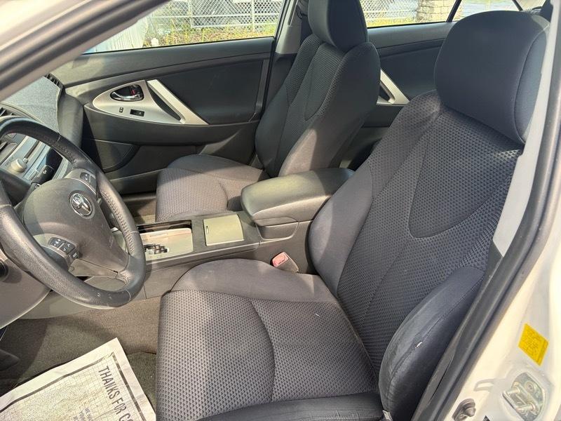 Toyota Camry 4dr Sedan Auto 2011