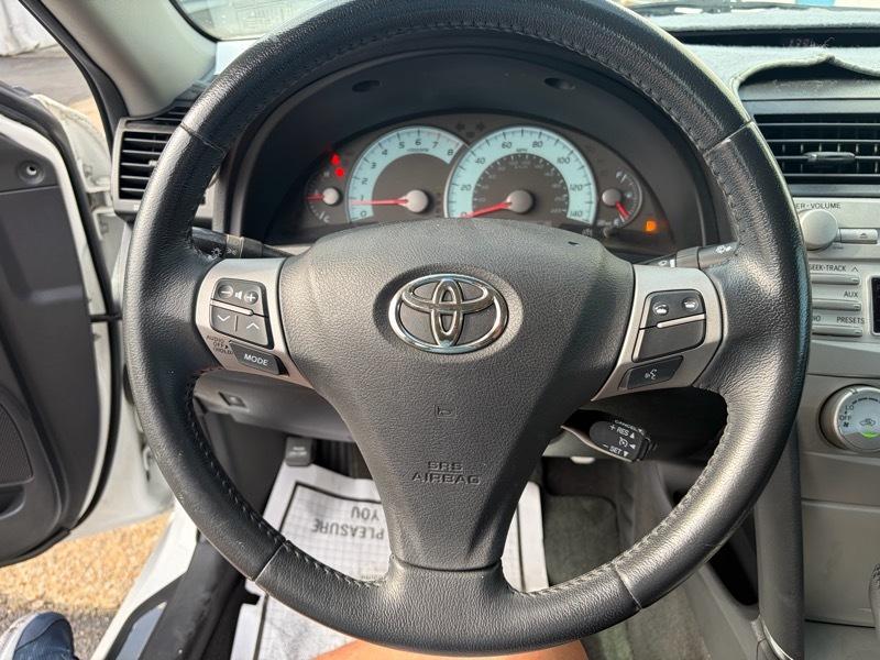 Toyota Camry 4dr Sedan Auto 2011
