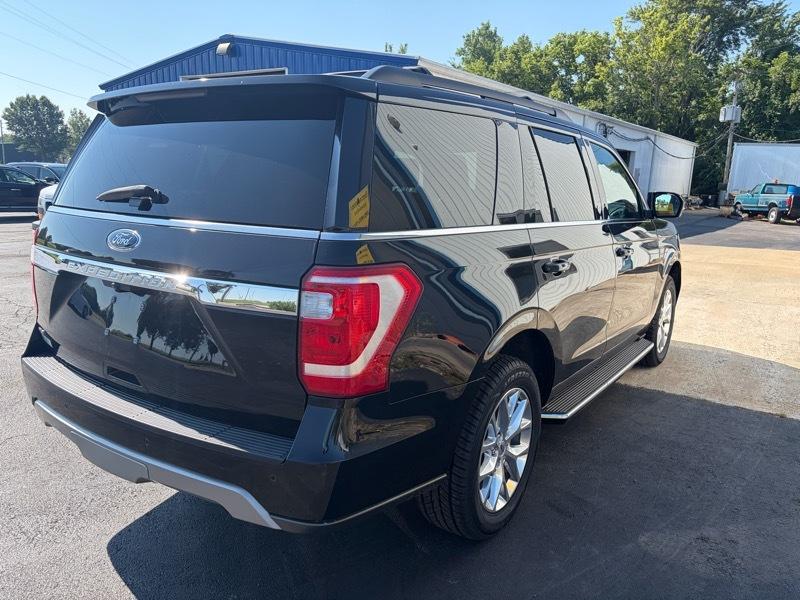 Ford Expedition XLT 4WD 2021