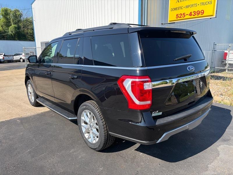 Ford Expedition XLT 4WD 2021