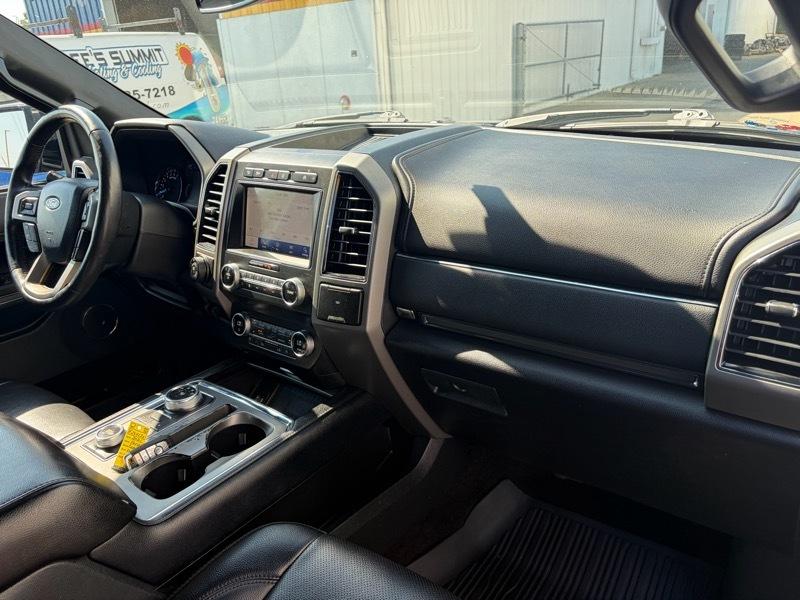 Ford Expedition XLT 4WD 2021