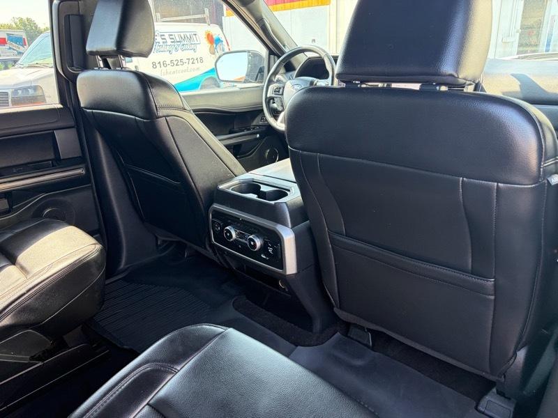 Ford Expedition XLT 4WD 2021