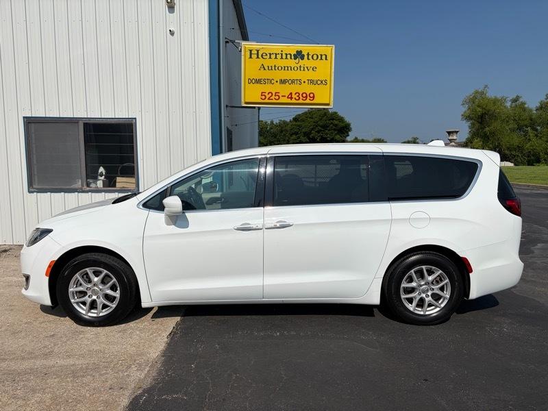Chrysler Pacifica Touring Plus 2020