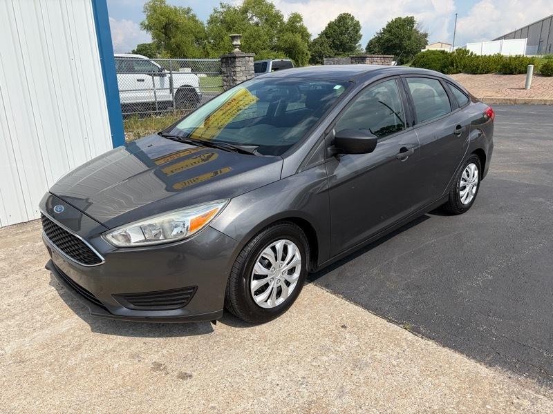 Ford Focus S Sedan 2016