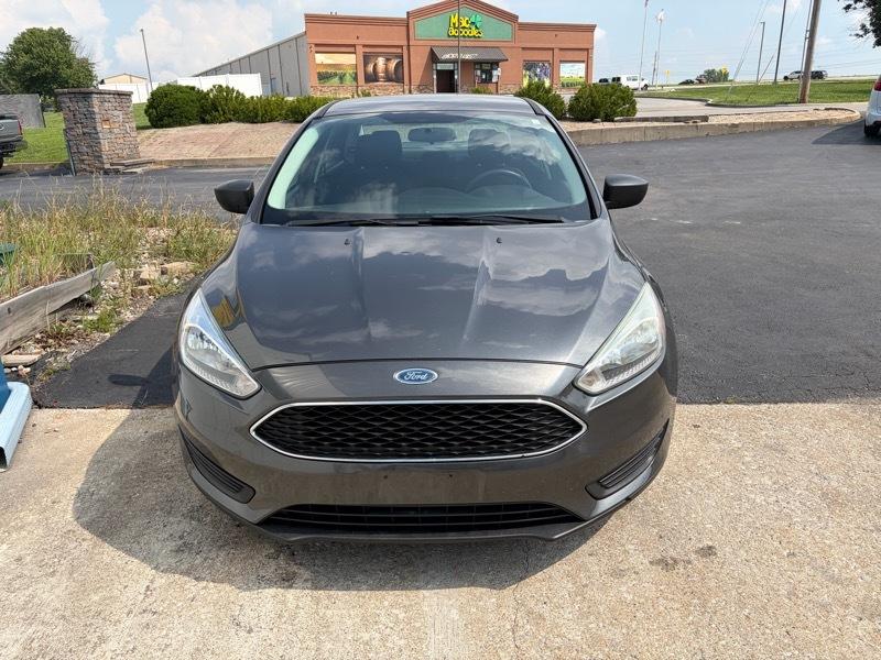 Ford Focus S Sedan 2016
