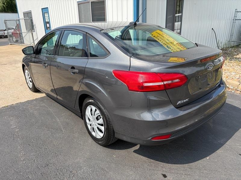 Ford Focus S Sedan 2016