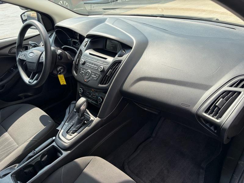 Ford Focus S Sedan 2016