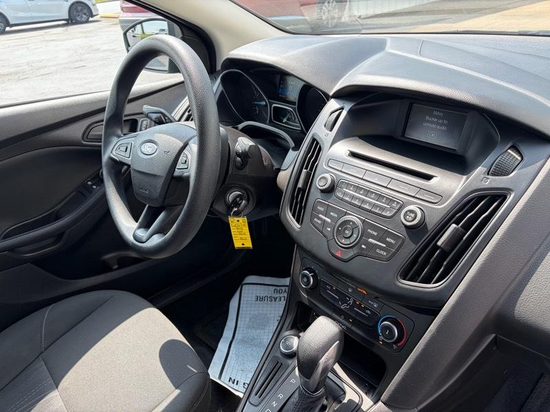 Ford Focus S Sedan 2016
