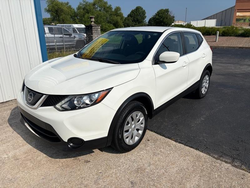 Nissan Rogue Sport S 2019