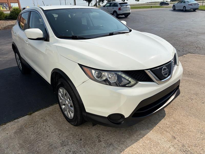 Nissan Rogue Sport S 2019