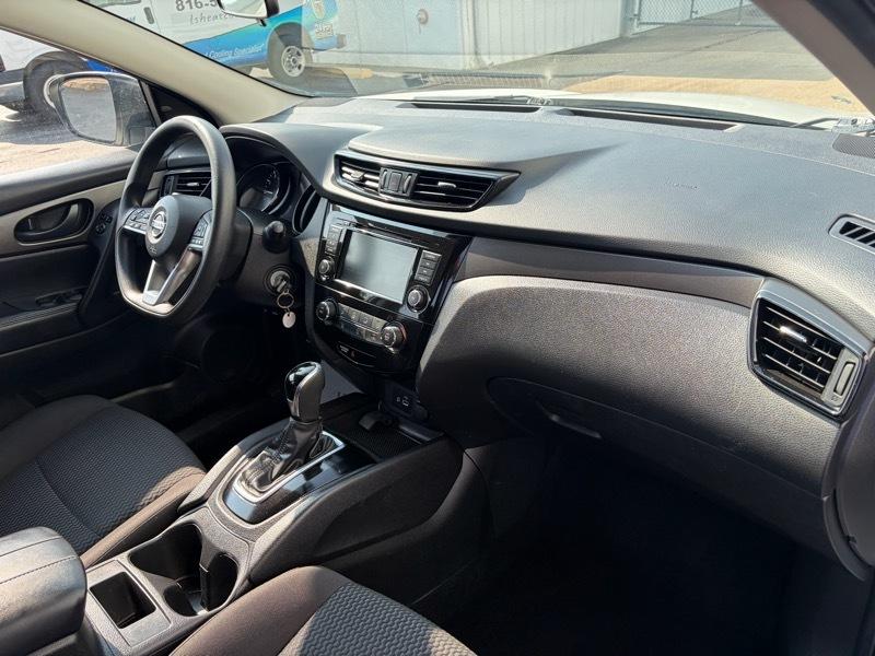 Nissan Rogue Sport S 2019