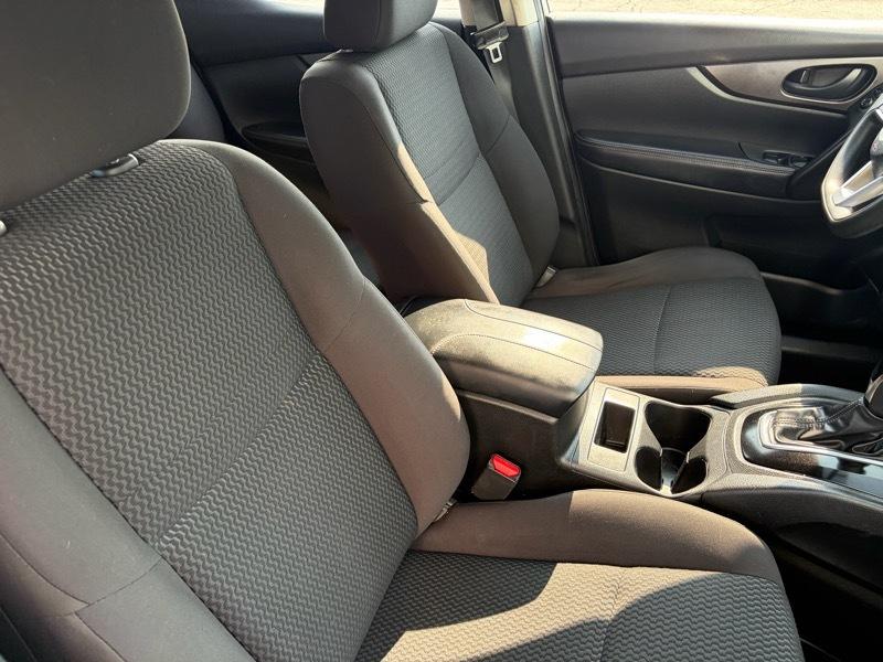 Nissan Rogue Sport S 2019