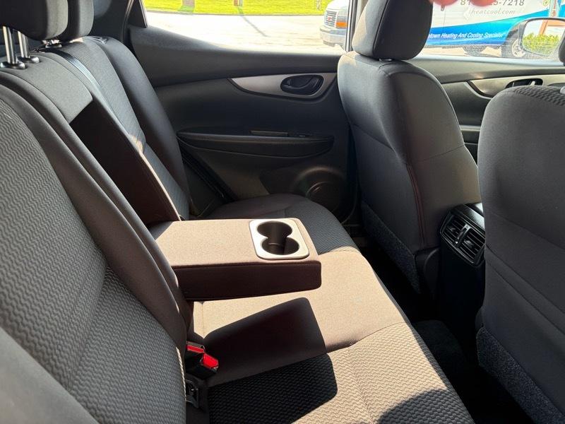 Nissan Rogue Sport S 2019
