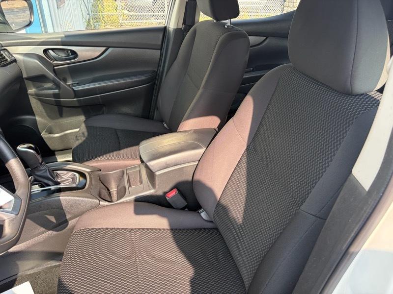 Nissan Rogue Sport S 2019