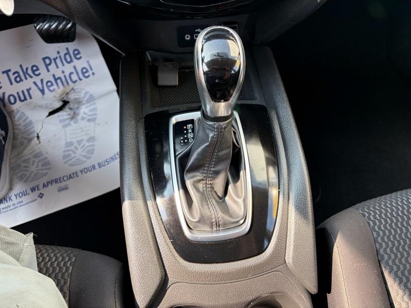 Nissan Rogue Sport S 2019