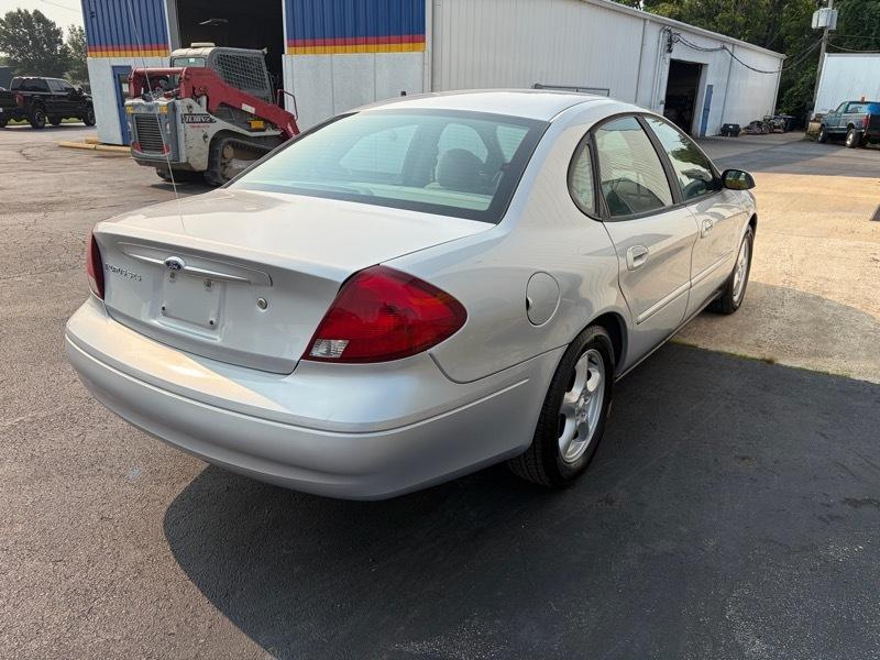 Ford Taurus SES 2003