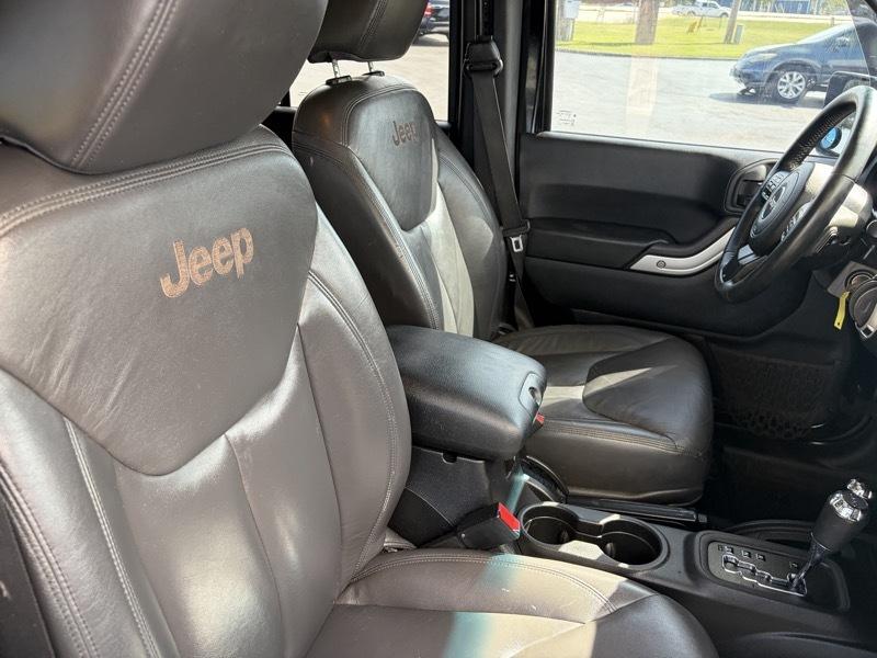 Jeep Wrangler Unlimited Sahara 4WD 2015