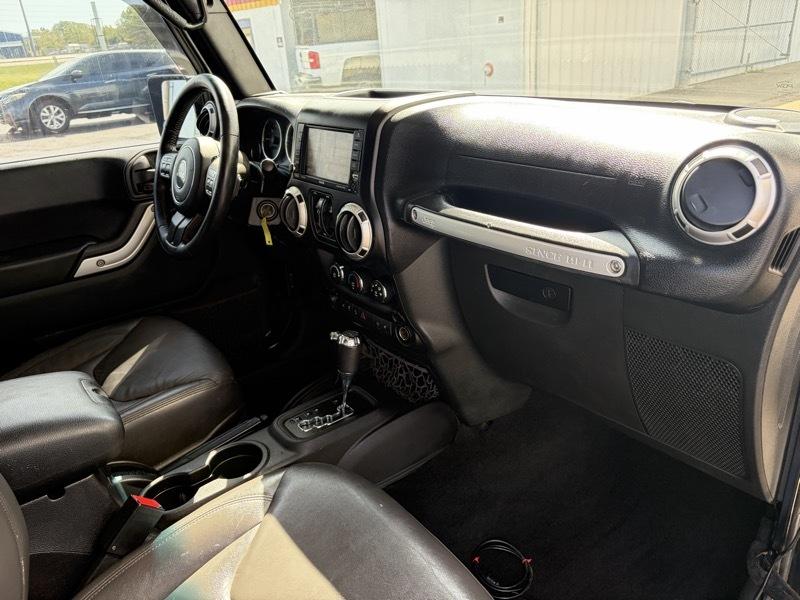 Jeep Wrangler Unlimited Sahara 4WD 2015
