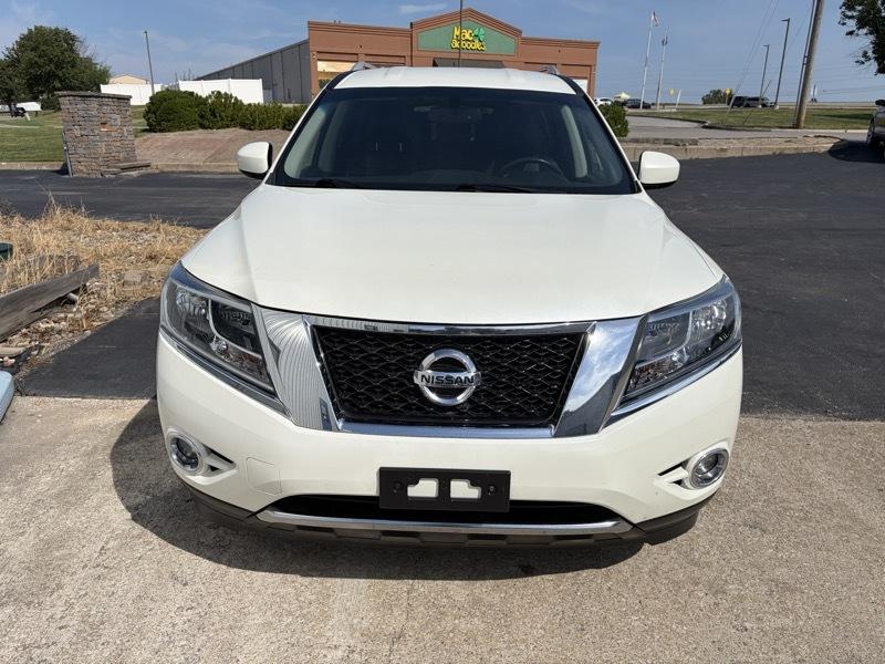 Nissan Pathfinder SV 4WD 2015