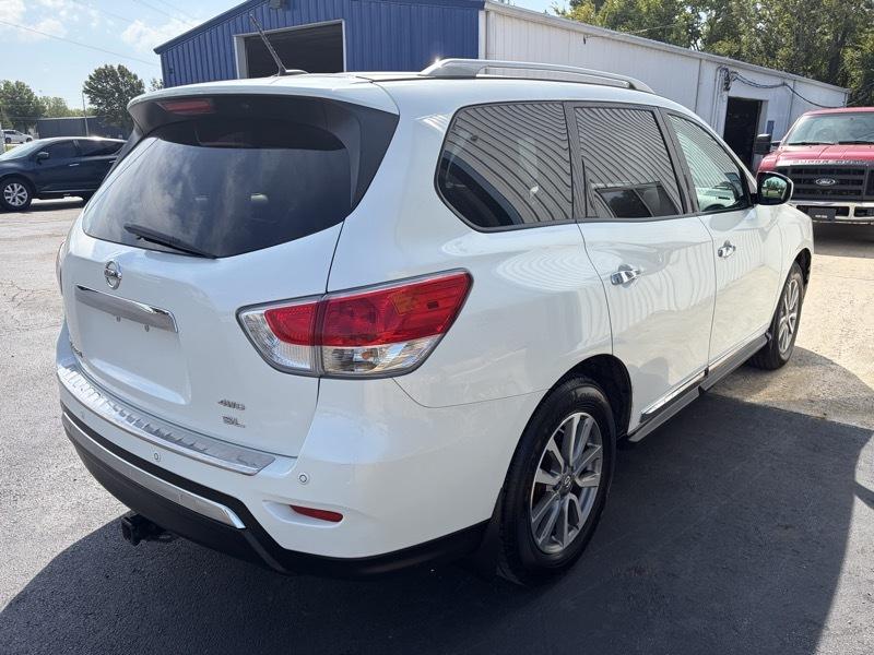 Nissan Pathfinder SV 4WD 2015