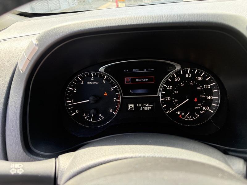 Nissan Pathfinder SV 4WD 2015