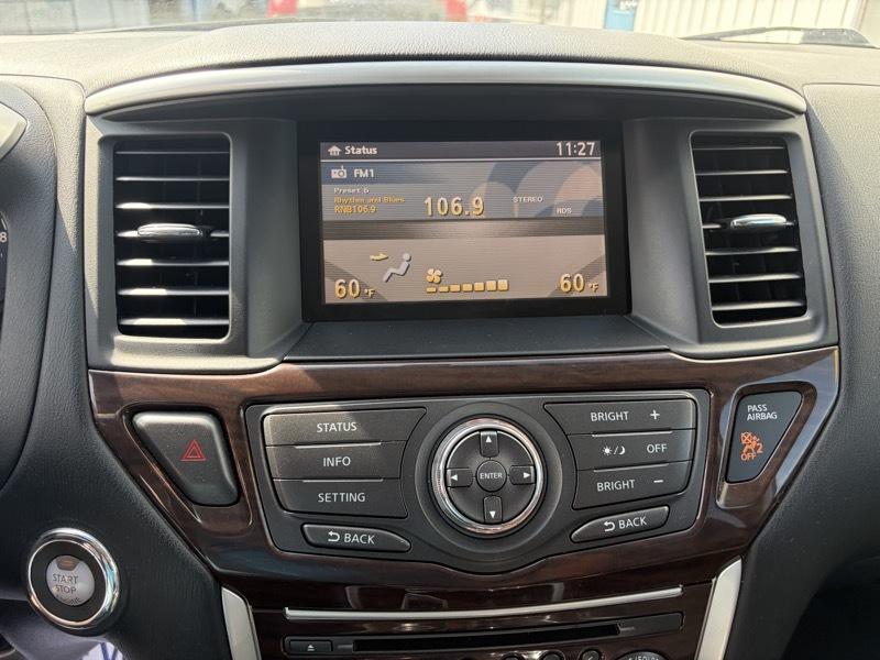 Nissan Pathfinder SV 4WD 2015