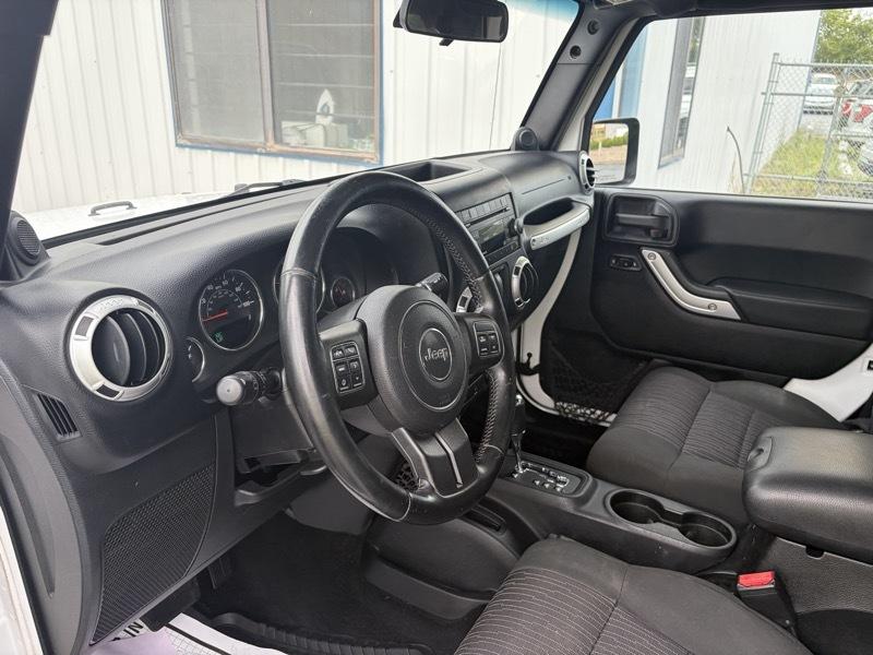 Jeep Wrangler Sahara 4WD 2012