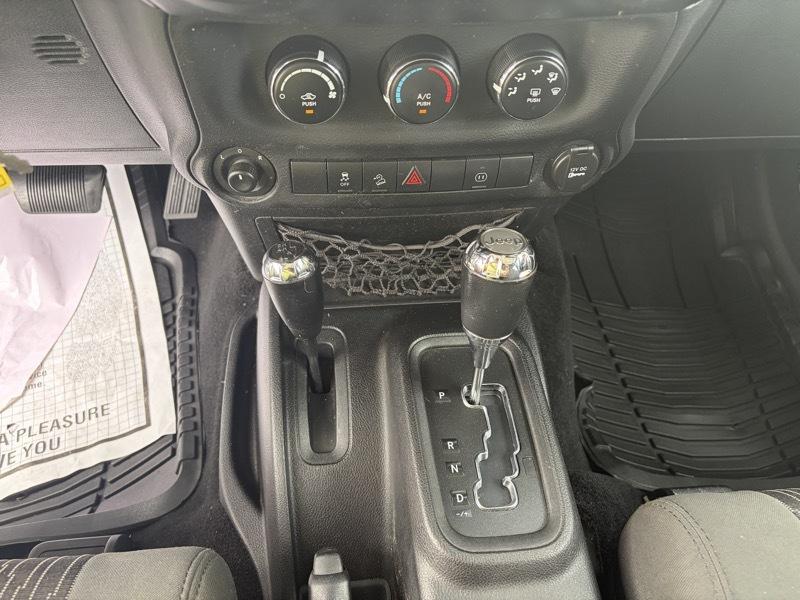 Jeep Wrangler Sahara 4WD 2012