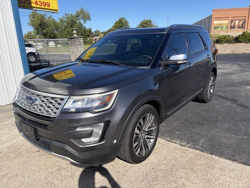 Ford Explorer photo 2