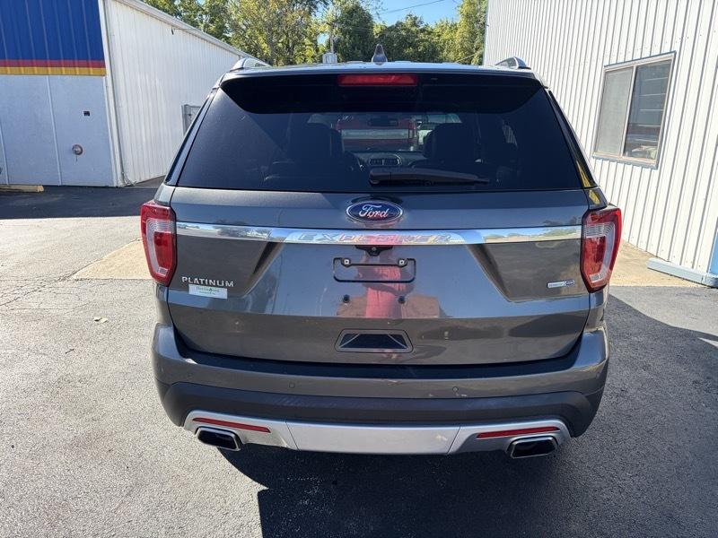 Ford Explorer photo 4