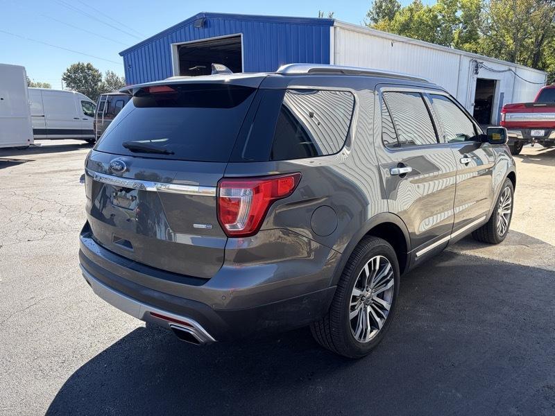 Ford Explorer photo 5