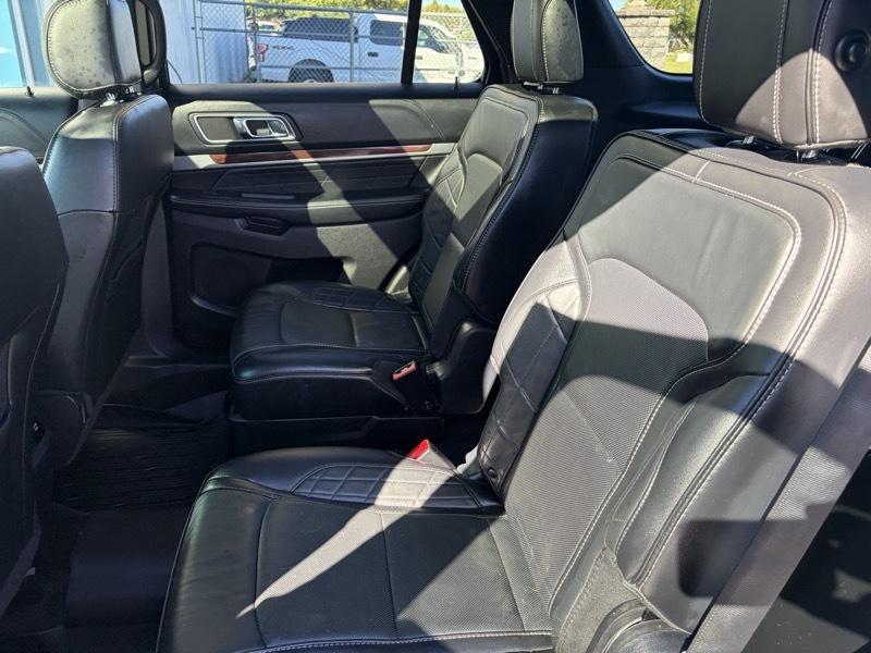 Ford Explorer photo 13