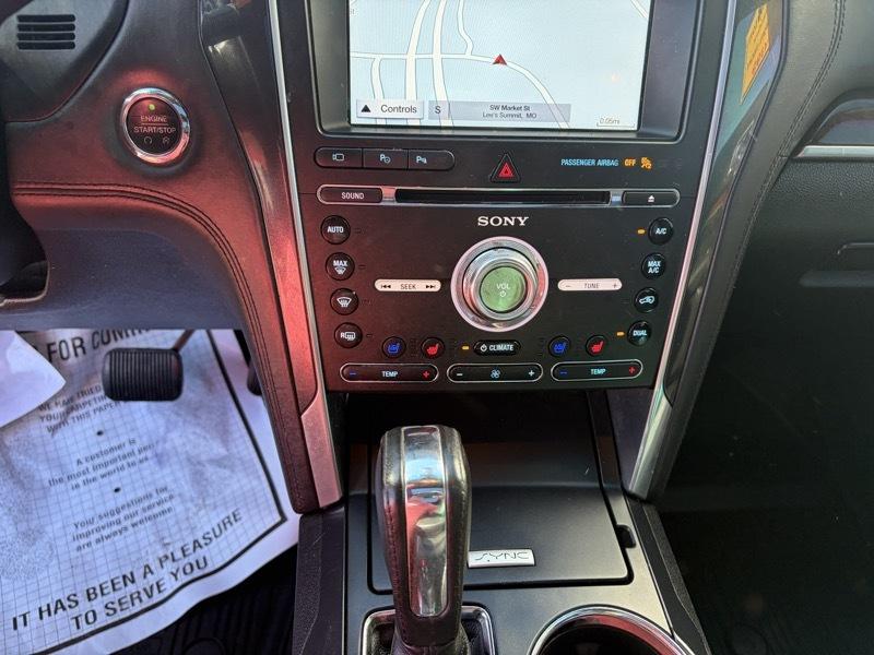 Ford Explorer photo 21