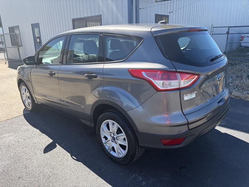 Ford Escape S FWD 2013