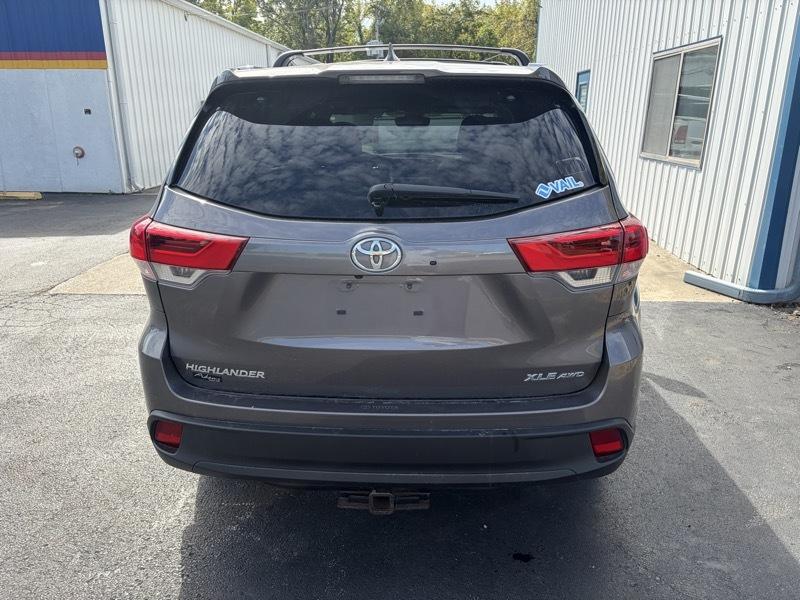 Toyota Highlander XLE AWD V6 2019