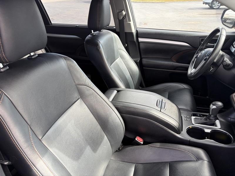 Toyota Highlander XLE AWD V6 2019