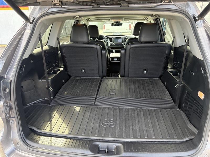 Toyota Highlander XLE AWD V6 2019
