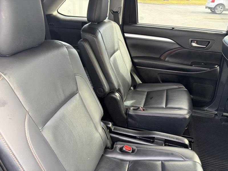 Toyota Highlander XLE AWD V6 2019