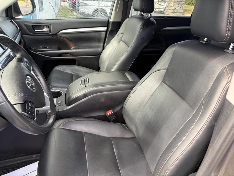 Toyota Highlander XLE AWD V6 2019